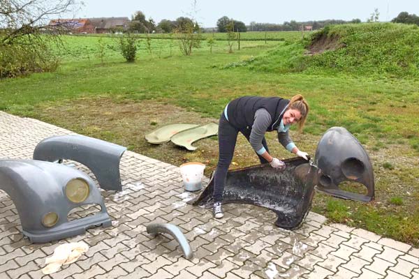 Reinigen von Oldtimerteilen Oldtimerteile reinigen ist "Schwerstarbeit"